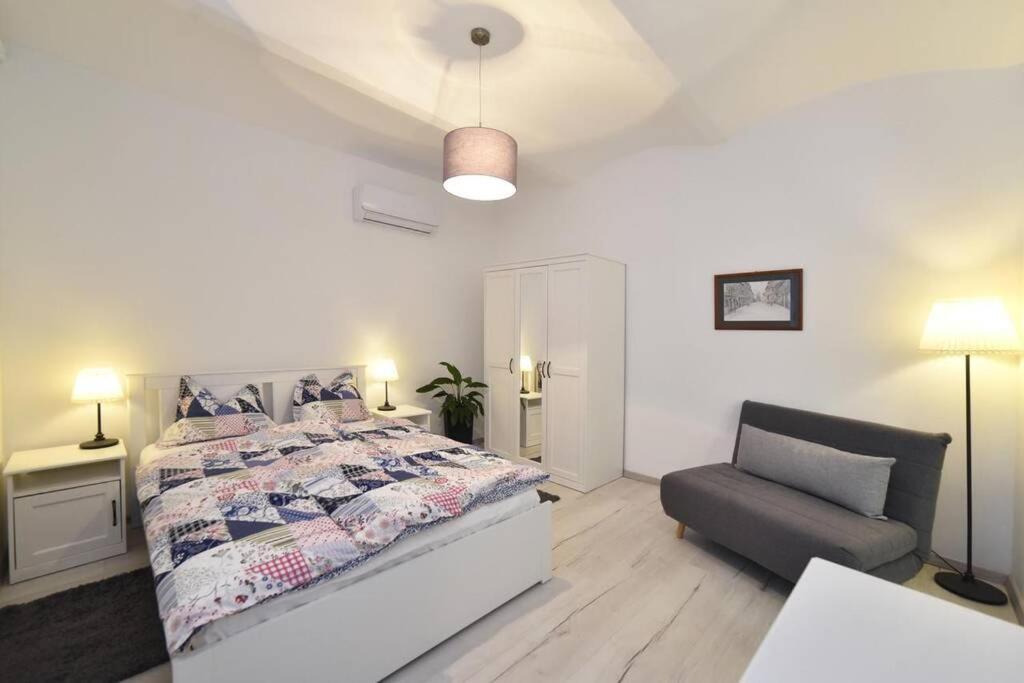 Apartamento Petit Main Square *