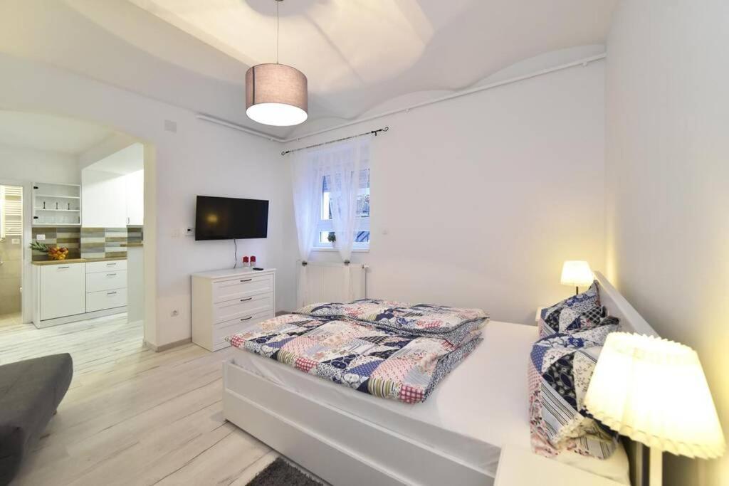 Petit Main Square Apartamento